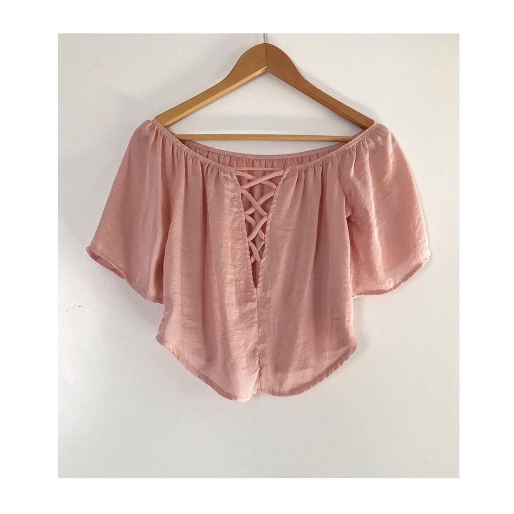 🌸Beautiful Satin off the Shoulder Top💕 - Picture 3 of 4